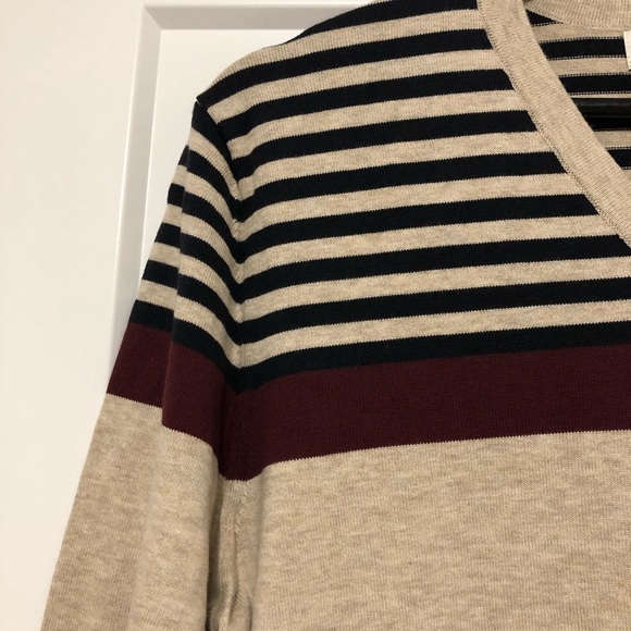 BR Cotton v-neck knit - Picture 2 of 6